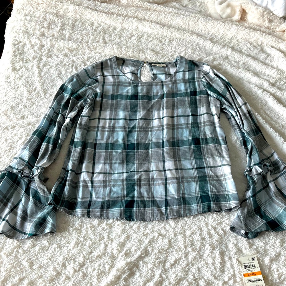 Plaid top!!